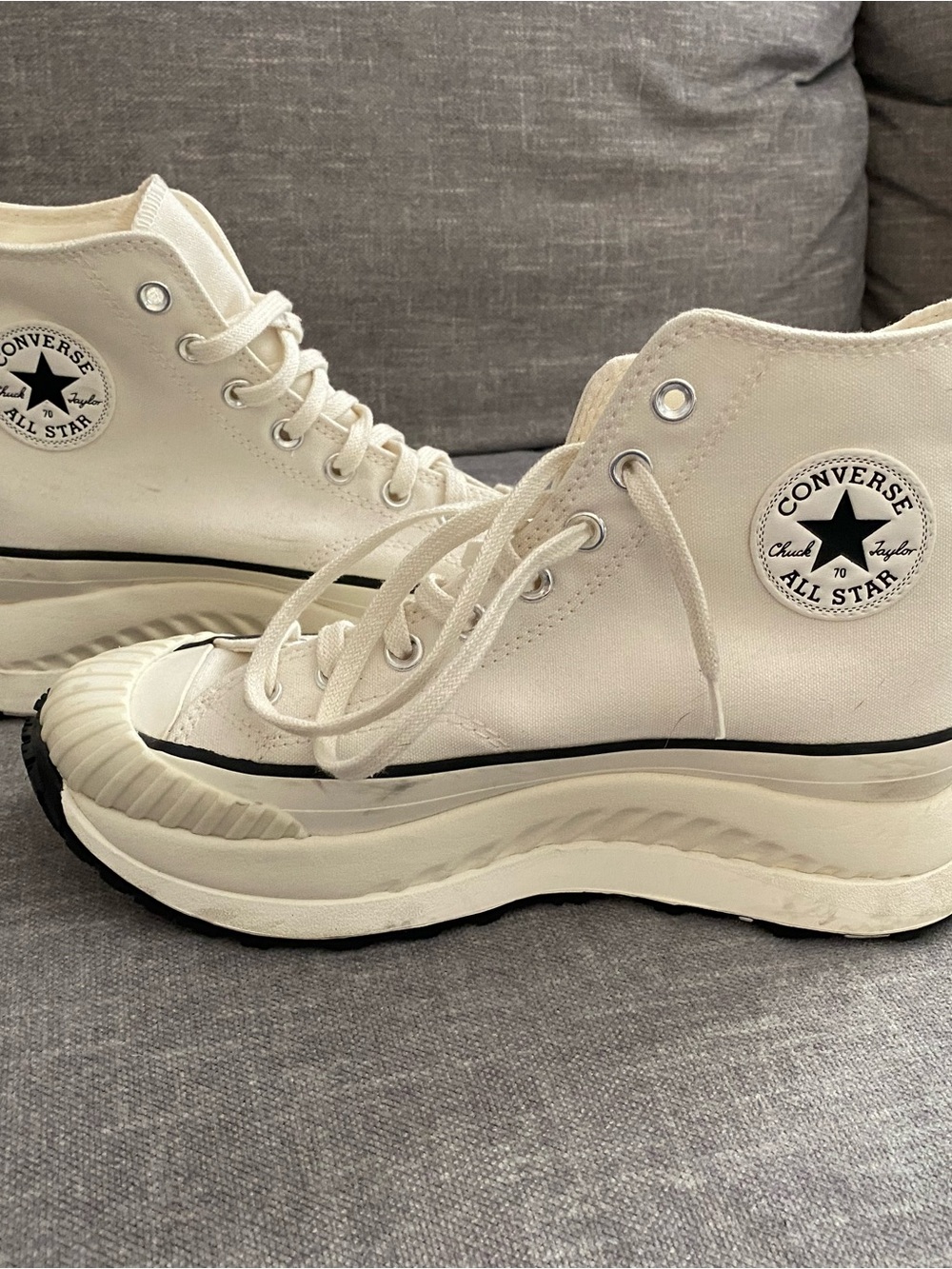 Converse Women Cream Platform Chuck Taylor High-Top Sneakers Size 10